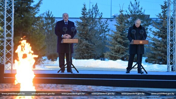 Лукашенко Путин мемориал 3